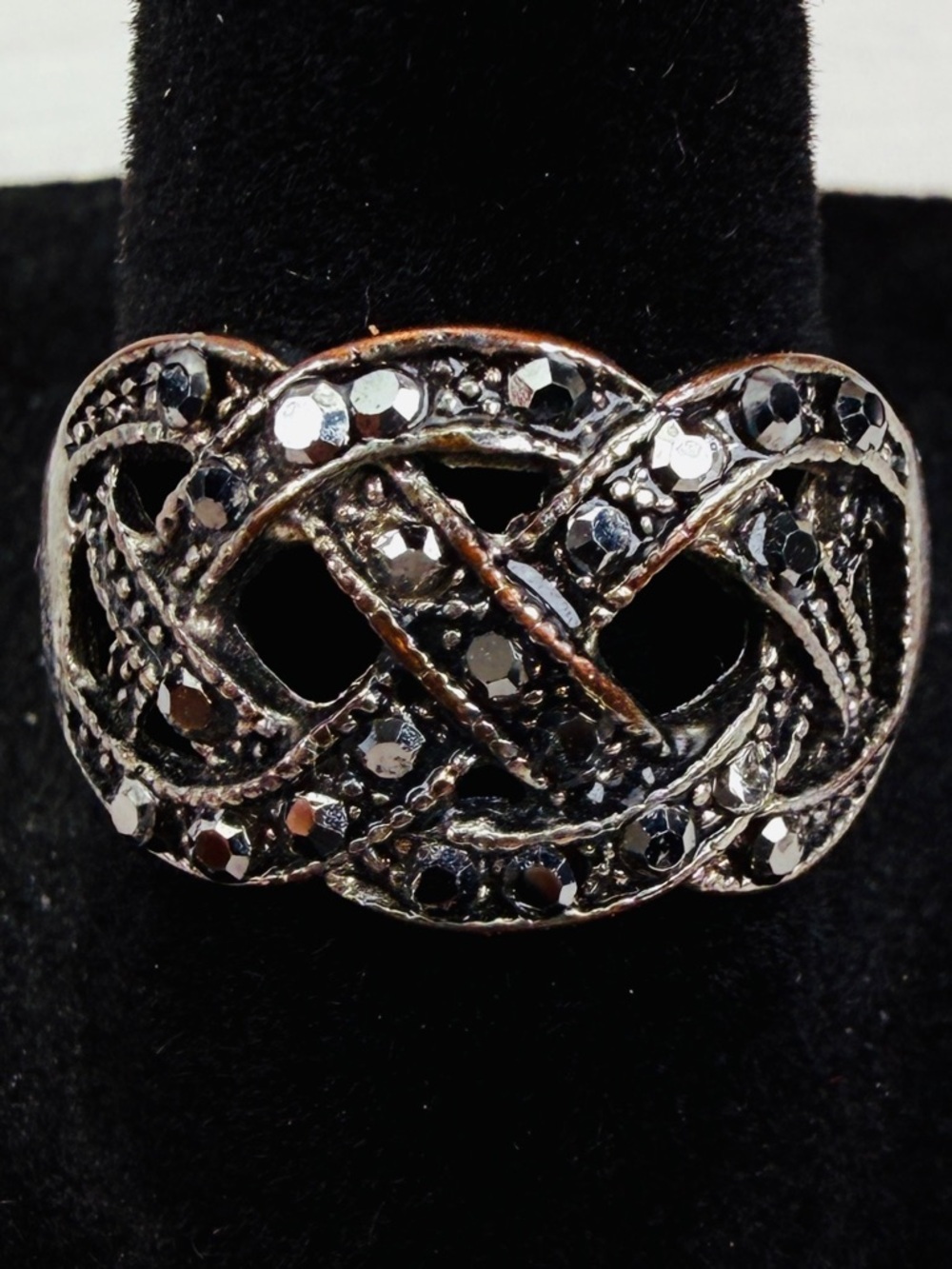 Vintage gunmetal bling size 8 1/2 wide band braided ring